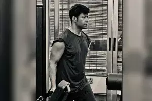 Comedy King Vennela Kishore: వెన్నెల కిషోర్ కొత్త అవతారం.. షాక్లో ఫ్యాన్స్, ఫిట్నెస్తో అదరగొడుతున్న కామెడీ కింగ్! Comedy King Vennela Kishore: వెన్నెల కిషోర్ కొత్త అవతారం.. షాక్లో ఫ్యాన్స్, ఫిట్నెస్తో అదరగొడుతున్న కామెడీ కింగ్!