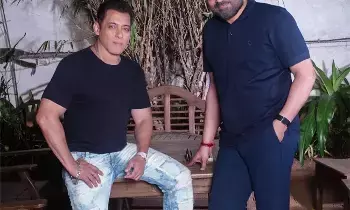 Director Vamsi Paidipally: టాలీవుడ్ డైరెక్టర్‌తో సల్మాన్ ఖాన్ నెక్స్ట్ మూవీ.. అఫీషియల్ అనౌన్స్‌మెంట్ వచ్చేసింది!