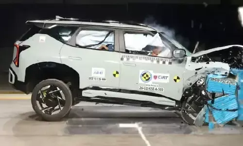 Kia Seltos : టాటా కోటను బద్దలు కొట్టిన కియా.. 5 స్టార్ రేటింగ్తో సెల్టోస్ సేఫ్టీ సునామీ Kia Seltos : టాటా కోటను బద్దలు కొట్టిన కియా.. 5 స్టార్ రేటింగ్తో సెల్టోస్ సేఫ్టీ సునామీ