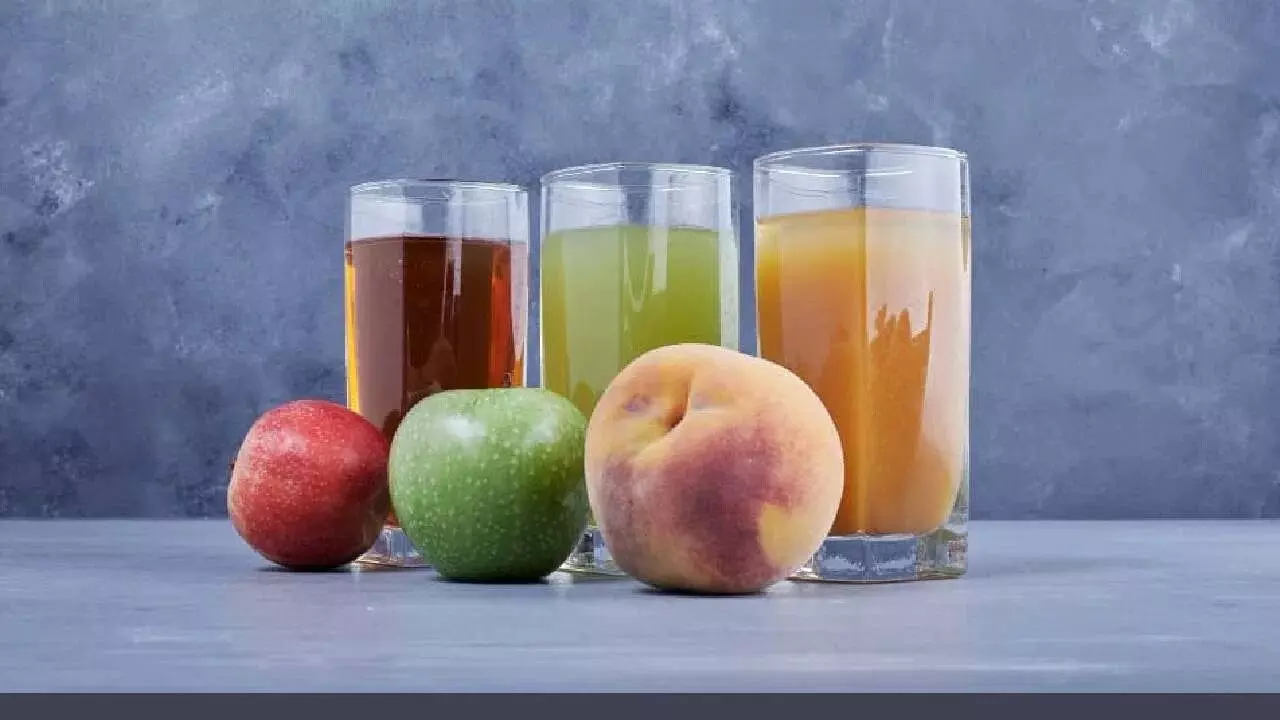 Struggling with Uric Acid Problem: యూరిక్ యాసిడ్ సమస్యతో బాధపడుతున్నారా? ఈ మ్యాజికల్ డిటాక్స్ జ్యూస్ ప్రయత్నించండి Struggling with Uric Acid Problem: యూరిక్ యాసిడ్ సమస్యతో బాధపడుతున్నారా? ఈ మ్యాజికల్ డిటాక్స్ జ్యూస్ ప్రయత్నించండి