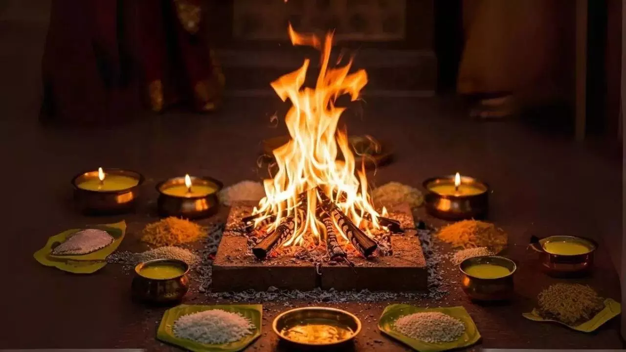 Homam at Home or Temple: హోమం..ఇంట్లో చేయాలా? దేవాలయంలోనా? ఏది శ్రేష్ఠం? Homam at Home or Temple: హోమం..ఇంట్లో చేయాలా? దేవాలయంలోనా? ఏది శ్రేష్ఠం?