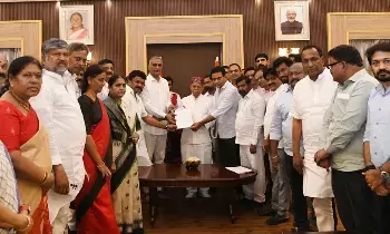 Bharat Rashtra Samithi: మంత్రి పొంగులేటిని వెంటనే బర్తరఫ్ చేయాలి: గవర్నర్‌కు భారాస వినతి