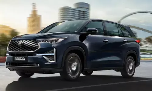 Toyota Innova Hycross : మరింత పవర్ఫుల్గా ఇన్నోవా హైక్రాస్.. ఫ్యామిలీ కార్ల సెగ్మెంట్లో ఇక దీనిదే రాజ్యం Toyota Innova Hycross : మరింత పవర్ఫుల్గా ఇన్నోవా హైక్రాస్.. ఫ్యామిలీ కార్ల సెగ్మెంట్లో ఇక దీనిదే రాజ్యం