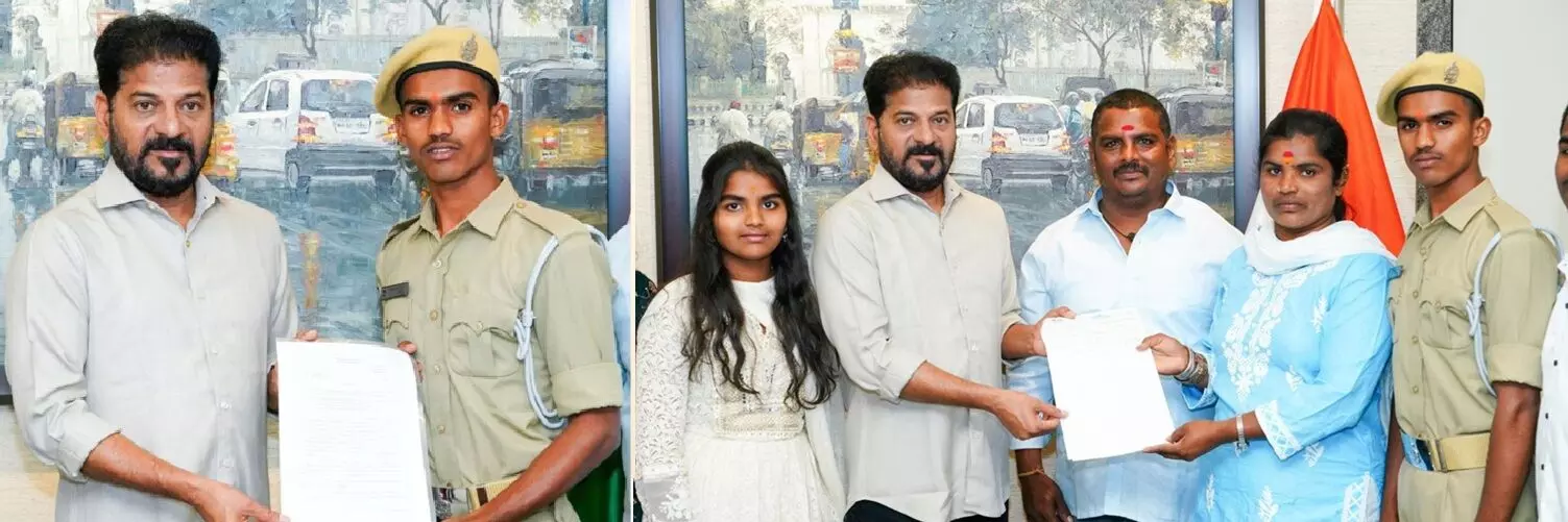 Chief Minister A. Revanth Reddy: ట్యాంక్బండ్ శివ కుటుంబానికి సీఎం రేవంత్రెడ్డి ఆర్థిక, ఉద్యోగ సాయం Chief Minister A. Revanth Reddy: ట్యాంక్బండ్ శివ కుటుంబానికి సీఎం రేవంత్రెడ్డి ఆర్థిక, ఉద్యోగ సాయం