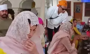 Priyanka Chopra: స్వర్ణ దేవాలయంలో ప్రియాంక చోప్రా సేవ.. గిన్నెలు కడుగుతూ భక్తి పారవశ్యం..