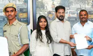 Chief Minister A. Revanth Reddy: ట్యాంక్‌బండ్ శివ కుటుంబానికి సీఎం రేవంత్‌రెడ్డి ఆర్థిక, ఉద్యోగ సాయం