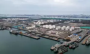 Custom Duty :  పెట్రోకెమికల్స్ పై కస్టమ్ డ్యూటీ రద్దు.. యుద్ధం వేళ పరిశ్రమలకు కేంద్రం బంపర్ ఆఫర్