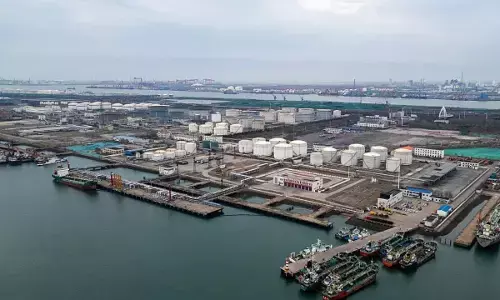 Custom Duty :  పెట్రోకెమికల్స్ పై కస్టమ్ డ్యూటీ రద్దు.. యుద్ధం వేళ పరిశ్రమలకు కేంద్రం బంపర్ ఆఫర్