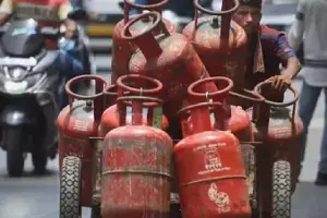 LPG Price Hike : వంట గ్యాస్ విధ్వంసం.. బిర్యానీ ప్రియులకు షాక్.. హోటల్ రేట్లలో 20 శాతం భారీ బాదుడు