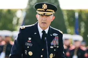US Army Chief Randy George: ఇరాన్ యుద్ధం మధ్యలో అమెరికా ఆర్మీ చీఫ్పై వేటు.. పీట్ హెగ్సెత్ ఆదేశంతో జనరల్ ర్యాండీ జార్జ్ పదవి విరమణ US Army Chief Randy George: ఇరాన్ యుద్ధం మధ్యలో అమెరికా ఆర్మీ చీఫ్పై వేటు.. పీట్ హెగ్సెత్ ఆదేశంతో జనరల్ ర్యాండీ జార్జ్ పదవి విరమణ