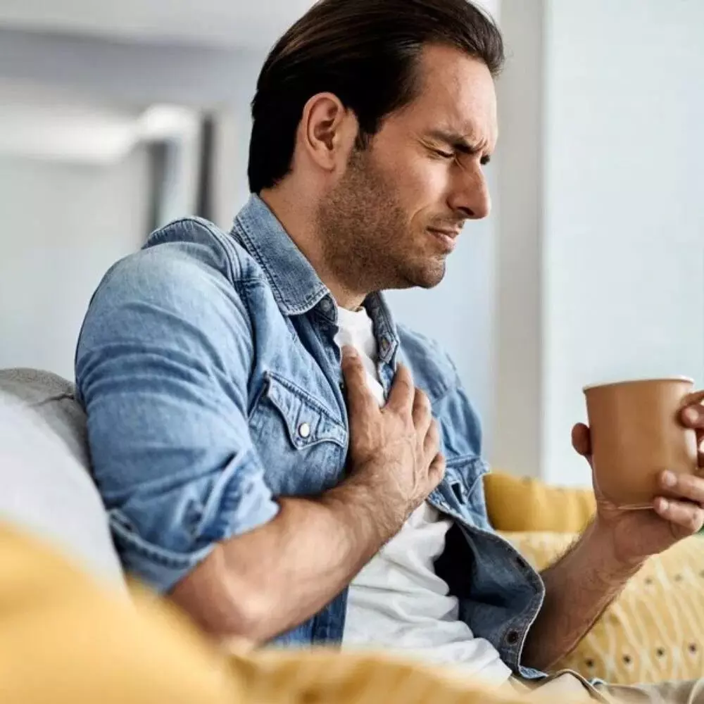 Early Warning Signs of a Heart Attack: గుండెపోటు వచ్చే ముందు శరీరం ఇచ్చే హెచ్చరికలు ఇవే.. అస్సలు లైట్ తీసుకోవద్దు