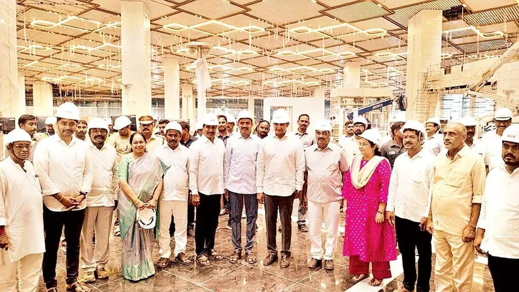 Minister B. C. Janardhan Reddy: భోగాపురం అంతర్జాతీయ విమానాశ్రయం: జులై లేదా ఆగస్టులో ప్రారంభం - మంత్రి బీసీ జనార్దన్రెడ్డి Minister B. C. Janardhan Reddy: భోగాపురం అంతర్జాతీయ విమానాశ్రయం: జులై లేదా ఆగస్టులో ప్రారంభం - మంత్రి బీసీ జనార్దన్రెడ్డి