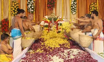 Lord Kodandarama Adorned in Pushpavanam: పుష్పవనంలో కోదండరాముడు: కనులపండువగా పుష్పయాగ మహోత్సవం! Lord Kodandarama Adorned in Pushpavanam: పుష్పవనంలో కోదండరాముడు: కనులపండువగా పుష్పయాగ మహోత్సవం!