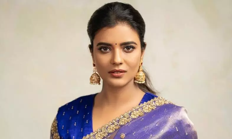 Aishwarya Rajesh Praises Vijay: దళపతి విజయ్పై ఐశ్వర్య రాజేశ్ ప్రశంసలు.. అదే ఆయన్ని ప్రత్యేకంగా నిలబెడుతుందని కామెంట్.. Aishwarya Rajesh Praises Vijay: దళపతి విజయ్పై ఐశ్వర్య రాజేశ్ ప్రశంసలు.. అదే ఆయన్ని ప్రత్యేకంగా నిలబెడుతుందని కామెంట్..