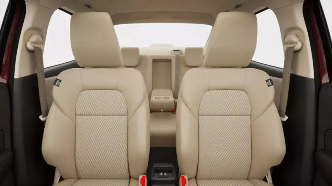 Maruti Dzire : డిజైర్ ధాటికి ప్రత్యర్థులు ఖల్లాస్.. అమ్మకాల రేసులో తిరుగులేని రారాజు Maruti Dzire : డిజైర్ ధాటికి ప్రత్యర్థులు ఖల్లాస్.. అమ్మకాల రేసులో తిరుగులేని రారాజు