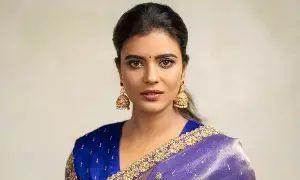Aishwarya Rajesh Praises Vijay: దళపతి విజయ్పై ఐశ్వర్య రాజేశ్ ప్రశంసలు.. అదే ఆయన్ని ప్రత్యేకంగా నిలబెడుతుందని కామెంట్.. Aishwarya Rajesh Praises Vijay: దళపతి విజయ్పై ఐశ్వర్య రాజేశ్ ప్రశంసలు.. అదే ఆయన్ని ప్రత్యేకంగా నిలబెడుతుందని కామెంట్..