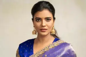 Aishwarya Rajesh Praises Vijay: దళపతి విజయ్పై ఐశ్వర్య రాజేశ్ ప్రశంసలు.. అదే ఆయన్ని ప్రత్యేకంగా నిలబెడుతుందని కామెంట్.. Aishwarya Rajesh Praises Vijay: దళపతి విజయ్పై ఐశ్వర్య రాజేశ్ ప్రశంసలు.. అదే ఆయన్ని ప్రత్యేకంగా నిలబెడుతుందని కామెంట్..