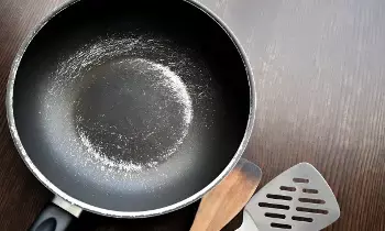 Scratched Non-stick Pan: నాన్-స్టిక్ పాన్‌పై చిన్న గీత పడిందా? అయితే జాగ్రత్త!
