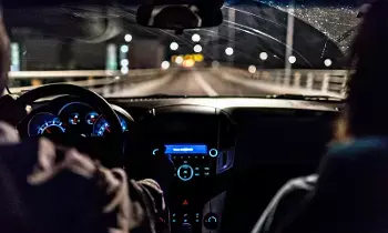 Night Driving Tips : రాత్రి డ్రైవింగ్ చేస్తున్నారా? ఈ టిప్స్ పాటించకపోతే యముడికి ఇన్విటేషన్ ఇచ్చినట్లే