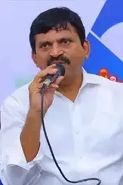 Ponguleti Srinivasa Reddy: నాదర్గుల్ భూముల్లో వాటా రాకపోవడంతోనే హరీశ్రావు దుష్ప్రచారం: పొంగులేటి ఎదురుదాడి Ponguleti Srinivasa Reddy: నాదర్గుల్ భూముల్లో వాటా రాకపోవడంతోనే హరీశ్రావు దుష్ప్రచారం: పొంగులేటి ఎదురుదాడి