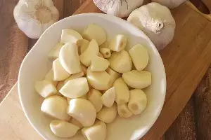 Daily Benefits of Eating Garlic: ప్రతిరోజూ ఒక వెల్లుల్లి రెబ్బతో అద్భుత ప్రయోజనాలు.. ఆ విటమిన్ల గని గురించి మీకు తెలుసా?