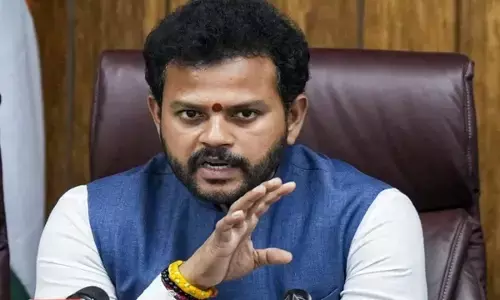 Kinjarapu Ram Mohan Naidu: ఆదిలాబాద్లో అతి పెద్ద ఎయిర్పోర్టు నిర్మాణం: కేంద్ర పౌర విమానయాన మంత్రి రామ్మోహన్ నాయుడు Kinjarapu Ram Mohan Naidu: ఆదిలాబాద్లో అతి పెద్ద ఎయిర్పోర్టు నిర్మాణం: కేంద్ర పౌర విమానయాన మంత్రి రామ్మోహన్ నాయుడు