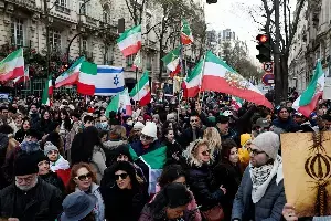 Iran Missiles: ఇరాన్ క్షిపణులు గల్ఫ్ దేశాల వైపు దూసుకెళ్లాయి.. శాంతి ఒప్పందం మధ్యలోనే ఉద్రిక్తతలు మరింత తీవ్రం! Iran Missiles: ఇరాన్ క్షిపణులు గల్ఫ్ దేశాల వైపు దూసుకెళ్లాయి.. శాంతి ఒప్పందం మధ్యలోనే ఉద్రిక్తతలు మరింత తీవ్రం!