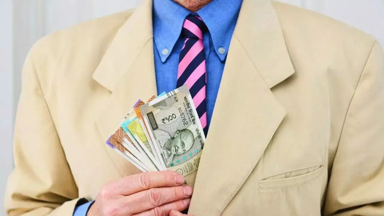 Career Growth : రూ.10 వేలతో మొదలై.. రూ.3.5 లక్షలకు చేరిన జీతం.. ఒక సాఫ్ట్వేర్ ఇంజనీర్ ఇన్స్పిరేషనల్ జర్నీ Career Growth : రూ.10 వేలతో మొదలై.. రూ.3.5 లక్షలకు చేరిన జీతం.. ఒక సాఫ్ట్వేర్ ఇంజనీర్ ఇన్స్పిరేషనల్ జర్నీ