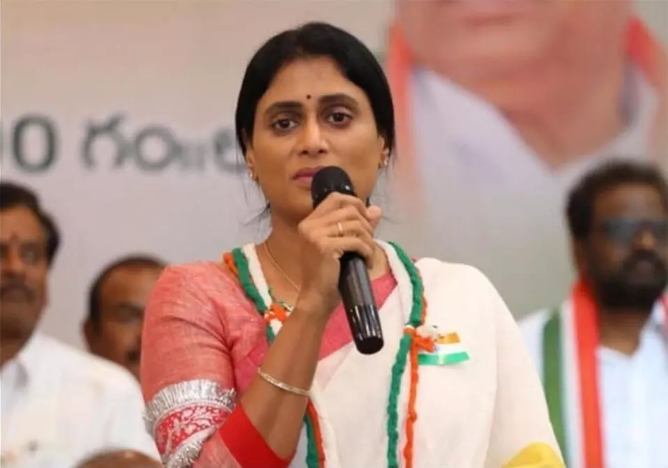 Y. S. Sharmila: వైకాపా సిద్ధాంతం నరకం.. చంపుడు.. నాశనమే! ‘మావిగన్ కాదు.. అవి గొడ్డలి పెట్టండి : షర్మిల తీవ్ర విమర్శ Y. S. Sharmila: వైకాపా సిద్ధాంతం నరకం.. చంపుడు.. నాశనమే! ‘మావిగన్ కాదు.. అవి గొడ్డలి పెట్టండి : షర్మిల తీవ్ర విమర్శ