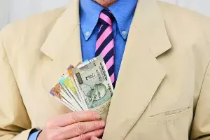 Career Growth : రూ.10 వేలతో మొదలై.. రూ.3.5 లక్షలకు చేరిన జీతం.. ఒక సాఫ్ట్వేర్ ఇంజనీర్ ఇన్స్పిరేషనల్ జర్నీ Career Growth : రూ.10 వేలతో మొదలై.. రూ.3.5 లక్షలకు చేరిన జీతం.. ఒక సాఫ్ట్వేర్ ఇంజనీర్ ఇన్స్పిరేషనల్ జర్నీ