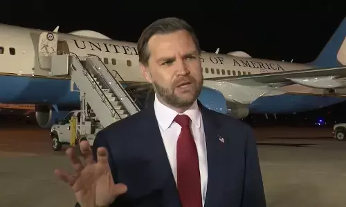 JD Vance: ఇరాన్ మాతో ఆడుకోవద్దు.. అమెరికా ఉపాధ్యక్షుడు జేడీ వాన్స్ గట్టి హెచ్చరిక! JD Vance: ఇరాన్ మాతో ఆడుకోవద్దు.. అమెరికా ఉపాధ్యక్షుడు జేడీ వాన్స్ గట్టి హెచ్చరిక!