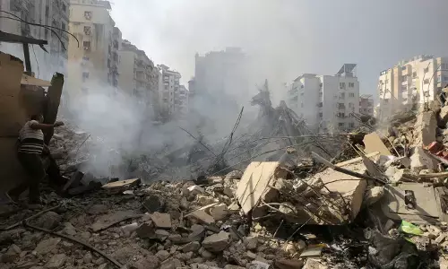 Israel Strikes Continue: ఇజ్రాయెల్ దాడులు కొనసాగుతున్నాయి.. లెబనాన్ సీజ్ఫైర్ ఉల్లంఘన ఆరోపణ Israel Strikes Continue: ఇజ్రాయెల్ దాడులు కొనసాగుతున్నాయి.. లెబనాన్ సీజ్ఫైర్ ఉల్లంఘన ఆరోపణ