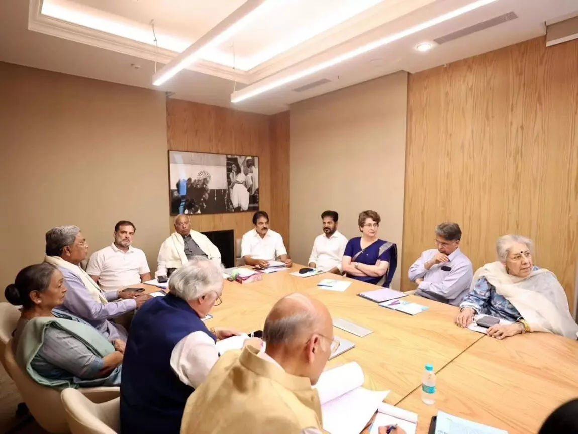 Indian National Congress: మహిళా రిజర్వేషన్ల పేరుతో నియోజకవర్గాల పునర్విభజన కుట్ర: కాంగ్రెస్ Indian National Congress: మహిళా రిజర్వేషన్ల పేరుతో నియోజకవర్గాల పునర్విభజన కుట్ర: కాంగ్రెస్